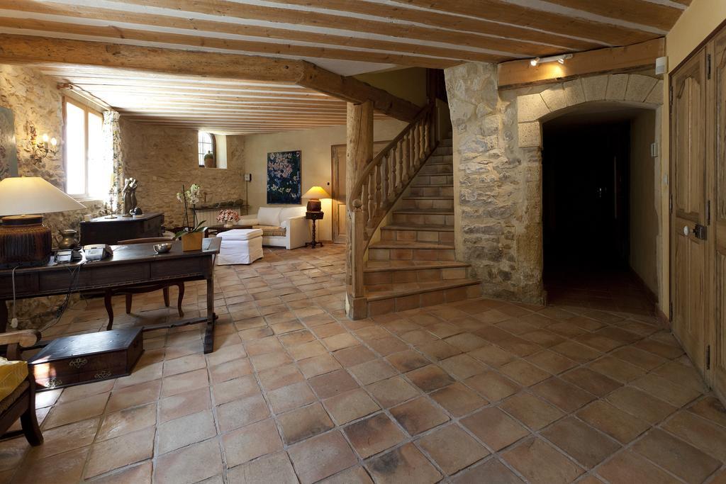 Отель Domaine Du Moulin Сен-Лоран-дез-Арбр Экстерьер фото